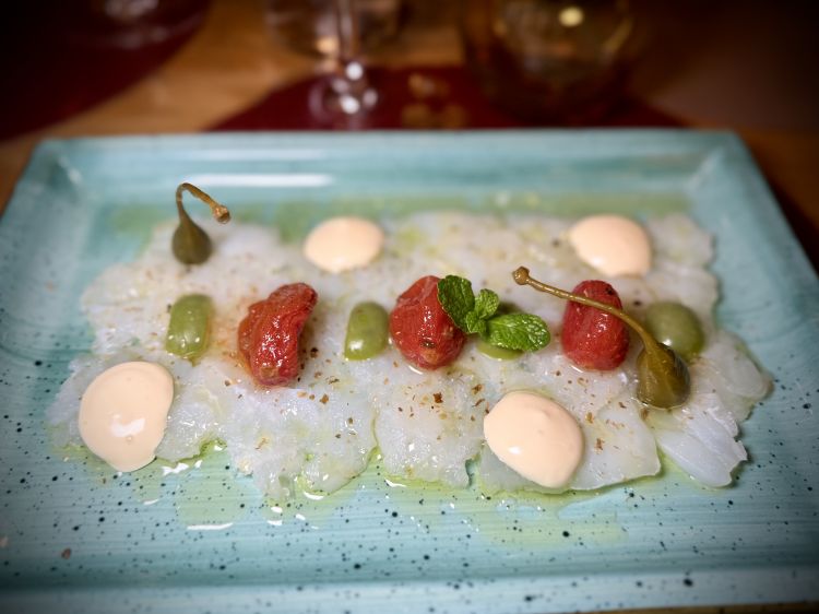 Carpaccio di baccal&agrave;, capperi di salina e maionese agli agrumi
