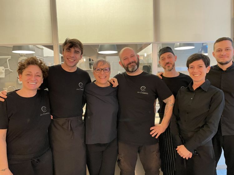 La grandissima squadra de La Ciambella bar à vin,