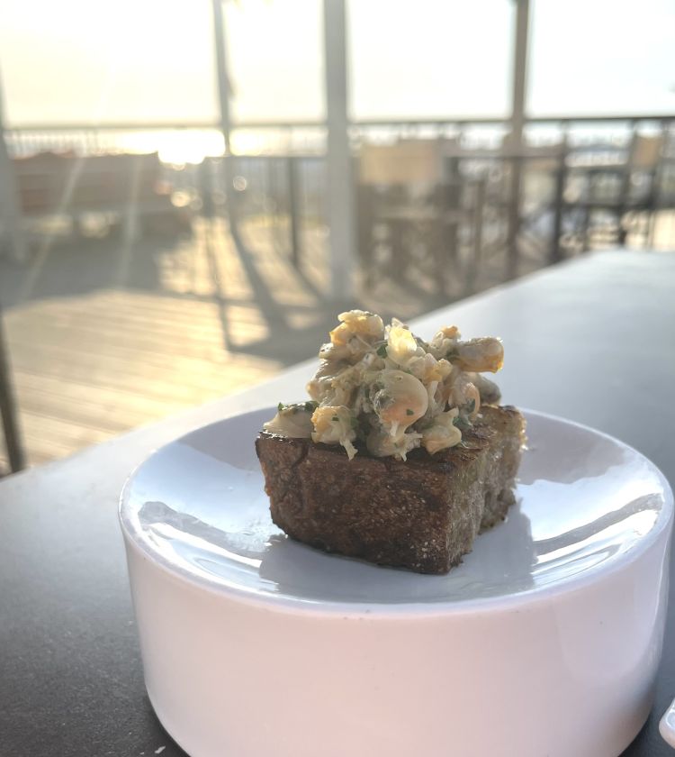 La bruschetta di arselle: un piccolo capolavoro da aperitivo
