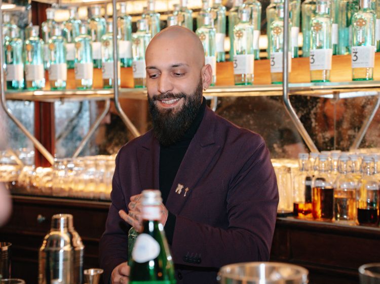 Il barman capitolino Alessandro Mannoni