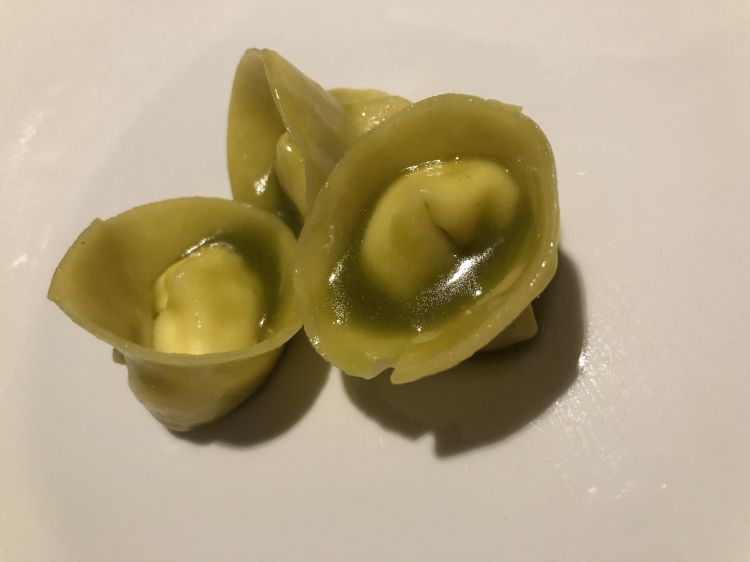 Tortelli à la minute di ricotta, ruta
