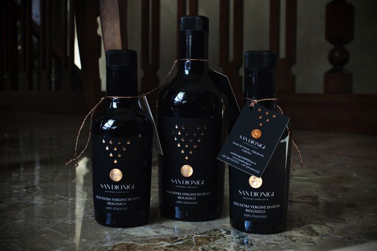 Il packaging dell'olio dell'Azienda Agricola San Dionigi