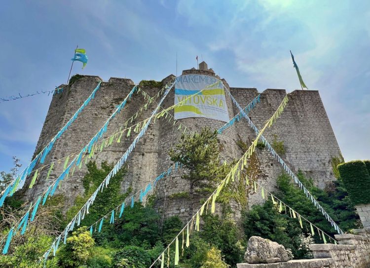 Il castello di Duino, in provincia di Trieste, ovvero "la piazza" che ospita la manifestazione - ormai diciottenne - Mare e Vitovska