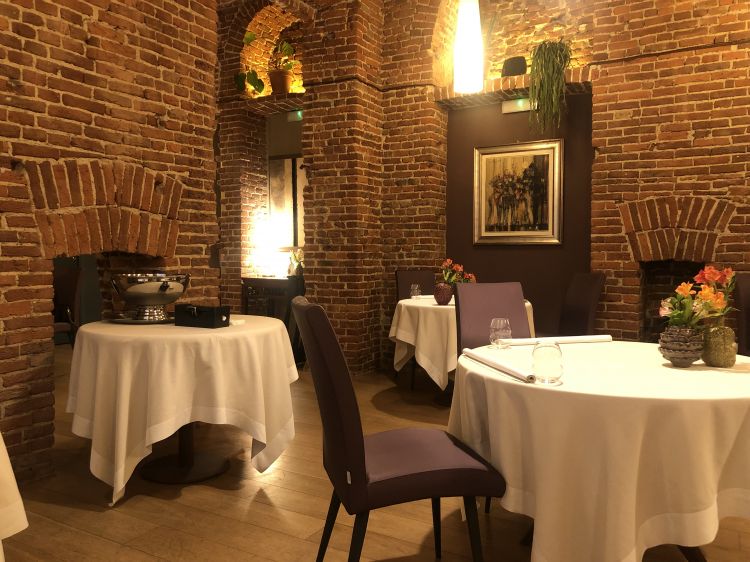 Gli interni caldi e accoglienti del ristorante