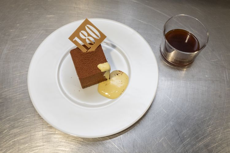 Il delizioso dessert firmato dal maestro Andrea Besuschio
