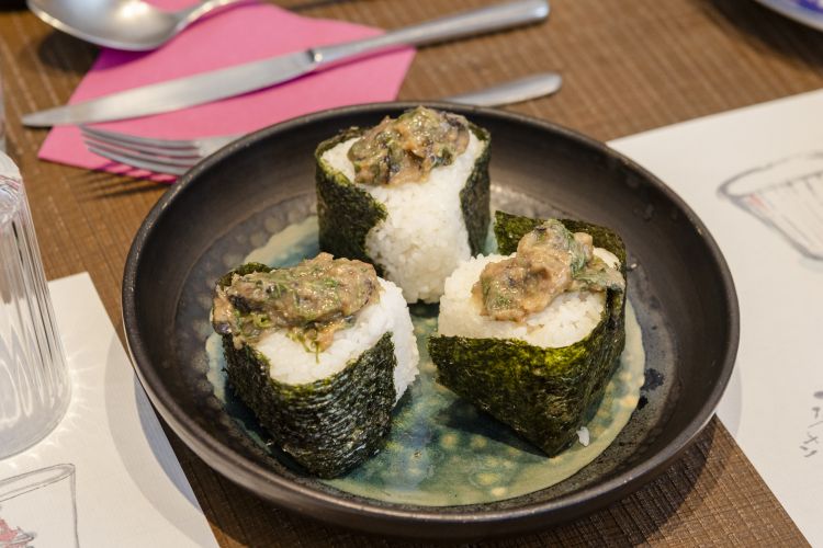 Onigiri con miso e shiso
