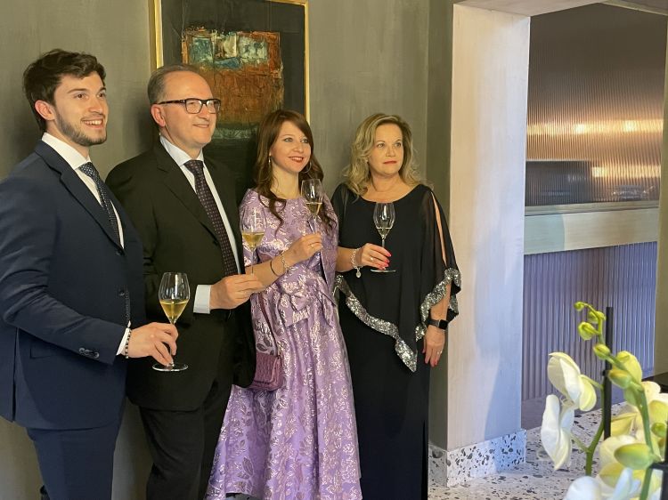 La famiglia Utini, proprietaria dell'omonimo Palazzo, locanda contemporanea con 15 camere e sede del nuovo progetto di ristorazione firmato Enrico Bartolini
