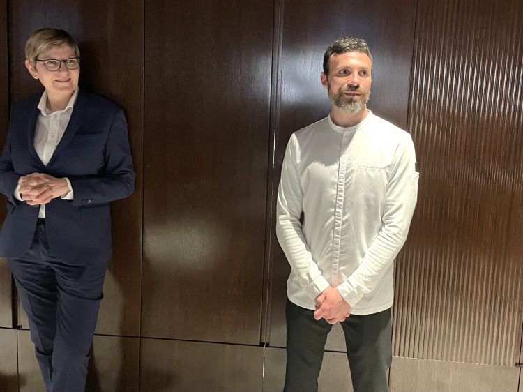 A sinistra Alessandra Veronesi, restaurant manager e Roberto Monopoli, chef resident di Palazzo Utini
