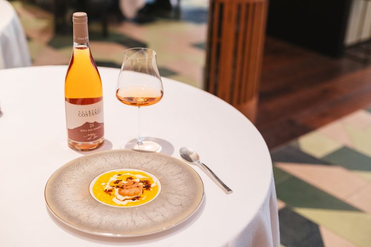 Risotto alla zucca, gamberi rossi, Parmigiano Reggiano 18 mesi e tartufo nero di Guido Paternollo e Rosa di Sei 2024&nbsp;
