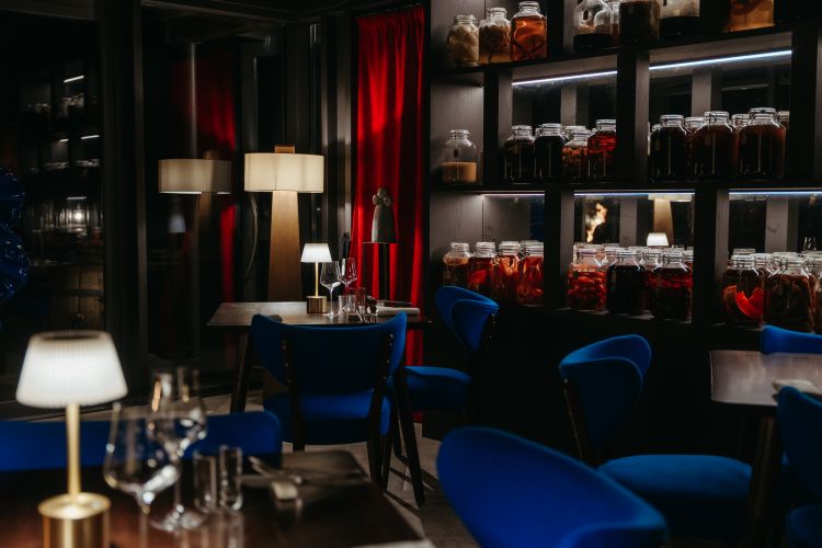 La sala di Omnia, ristorante fine dining&nbsp;plant based
