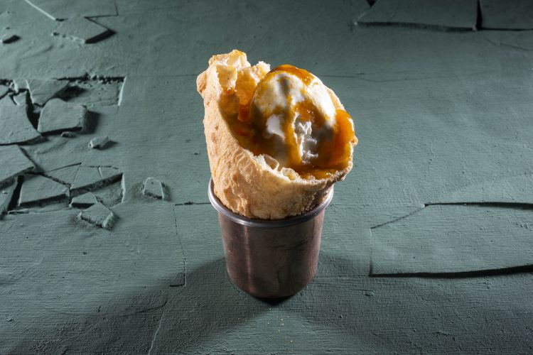 Gelato al burro e crisommola del Vesuvio
