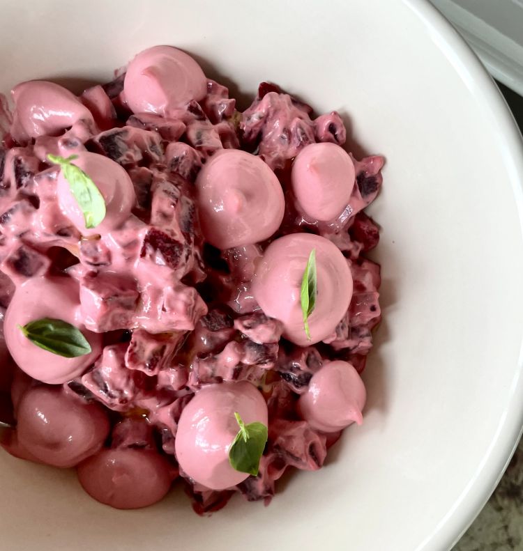 L'Insalata russa di barbabietola, un must della tavola di Osteria in Vigna
