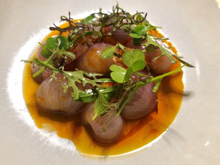 Cipolla di Zerli, olio al pomodoro, senape