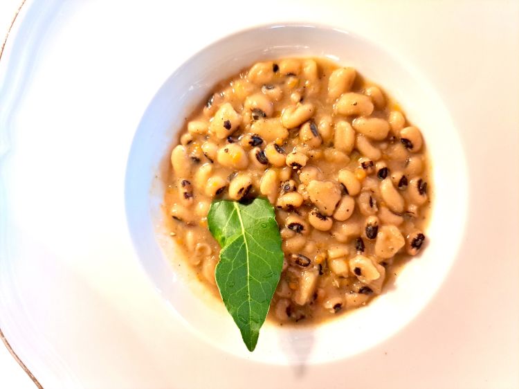 I Pisarei e fas de La Palta sono cucinati con i fagioli dell'occhio e rigorosamente in bianco