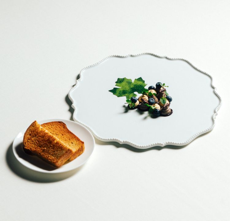 Paté di fegatini di cappone e fegato grasso d’oca, mirtilli, menta, cioccolato
