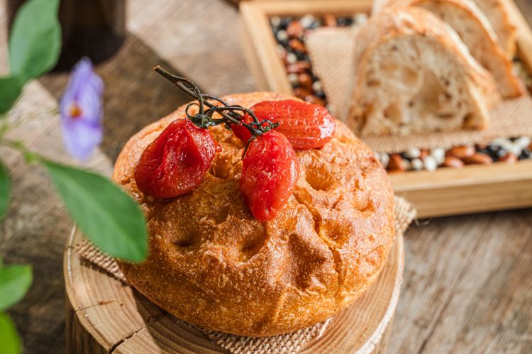 La focaccina all'acqua di pomodoro