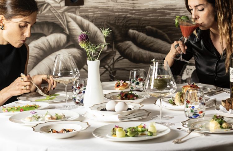 A sinistra Stefania Petruzzelli e a destra Lucr