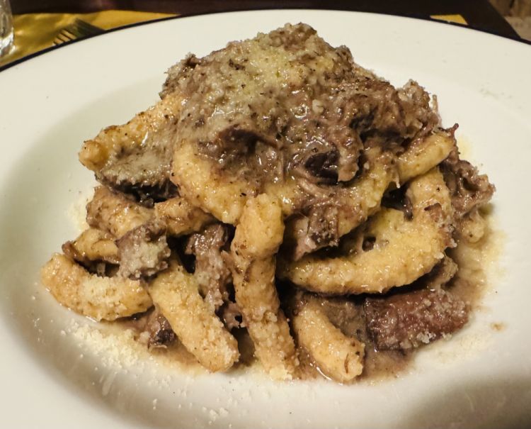 Passatelli asciutti con peposo di pecora