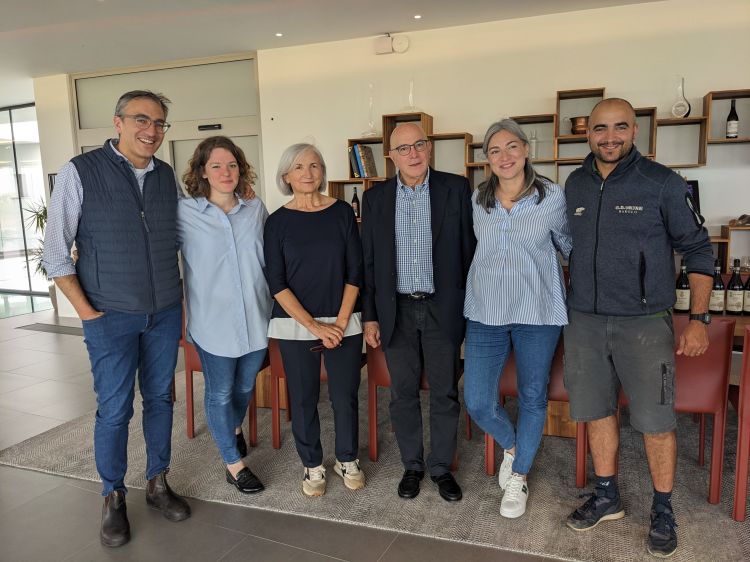 La grande famiglia Vaira (la "j" riporta al modo antico con cui si scriveva il cognome)