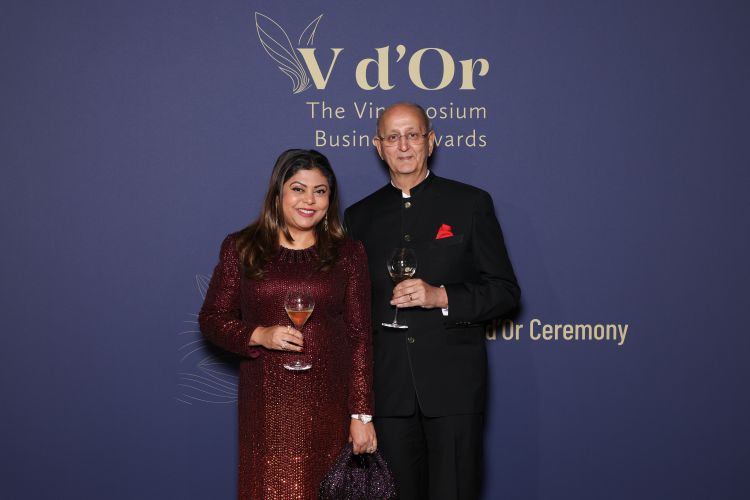 Sonal C. Holland, Master of Wine dell'India, ha ricevuto l&rsquo;Awards V d&rsquo; Or &ldquo;Best Education & Trasmission Wine"
