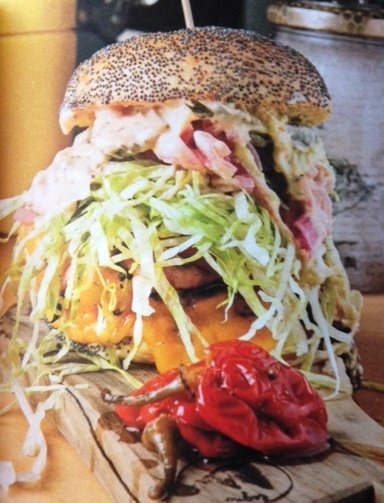 The huge hamburger of Al Mercato in Milan (photo by Brambilla-Serrani taken by the book "Street food d'autore", Gribaudo publisher)