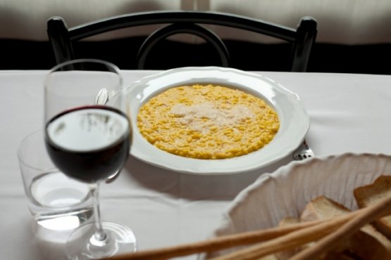 Saffron risotto, an absolute symbol of milanese cu