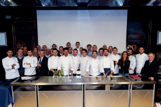 Foto di gruppo al termine della finale del Premio 