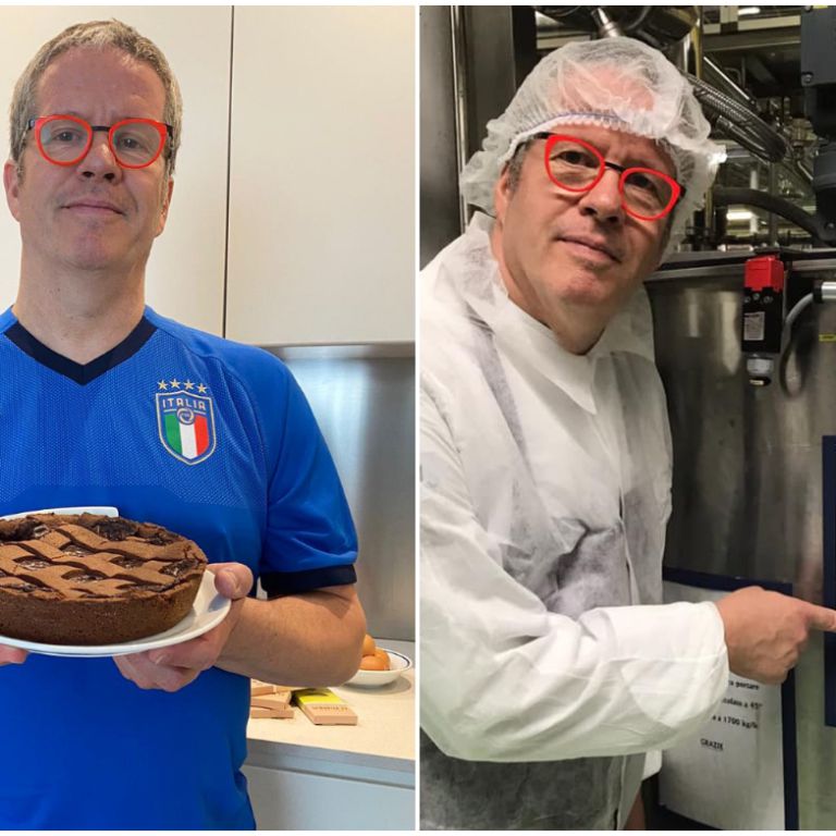 Ernst Knam con la crostata al cioccolato Frau Knam Señorita 72 e, a destra, con il cacao speciale - che ha chiamato Frau Knam Señorità, omaggio alla moglie Alessandra - che ha selezionato al termine di un viaggio in Perù nel 2018, leggi Ernst Knam, il suo nuovo cacao e uno sciroppo d'acero tutto da scoprire
