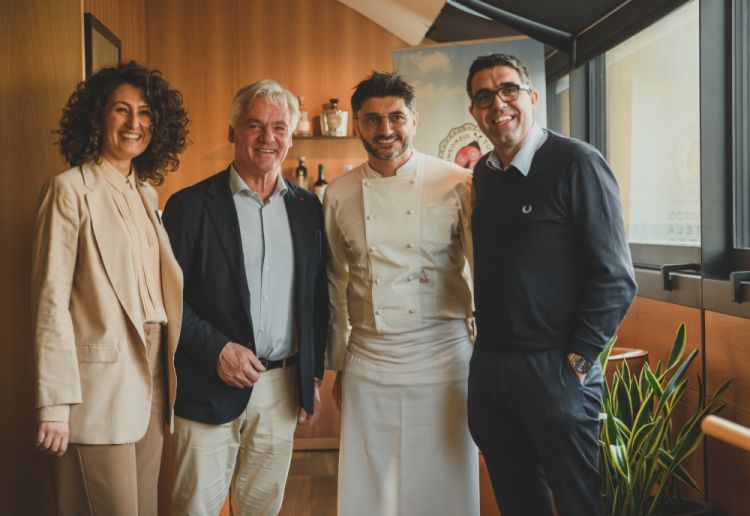 Da sinistra Francesca Iraldi, Responsabile comunicazione Consorzio Tutela Roero; Massimo Damonte, Presidente; Andrea Aprea; Angelo Negro