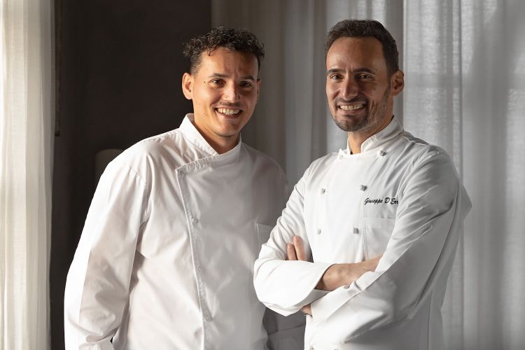 Giuseppe D'Errico, a destra, col fratello Francesco, a sua volta nella brigata de La Madernassa col ruolo di sous chef