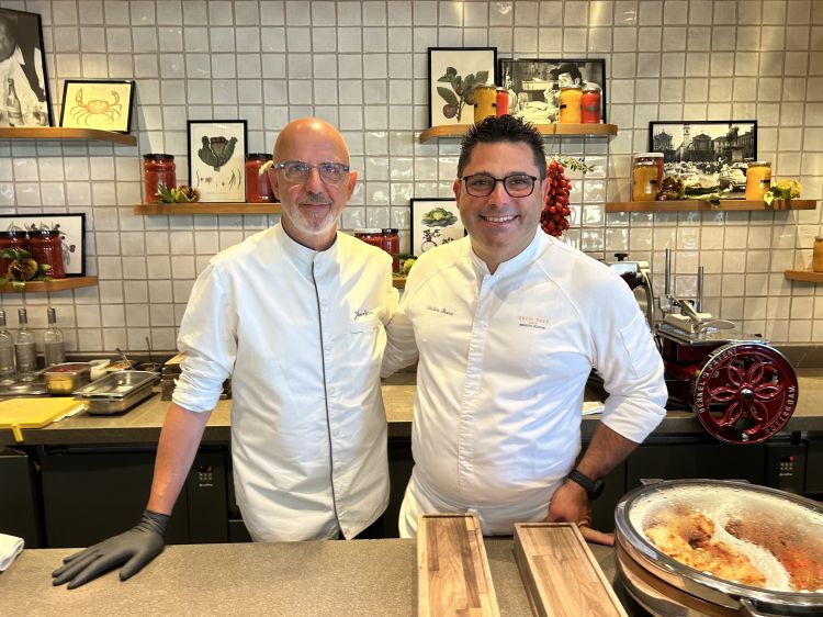 Lo chef Salvatore Bianco con Franco Pepe al primo