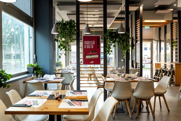 Il locale Luca! Pizza e fritti aperto a Frosinone nel 2019: oltre un centinaio di posti e una clientela ormai fidelizzata al... chilometro zero
