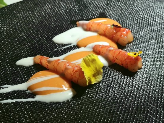 Crudo di gambero rosso con mango, latte di cocco e lime
