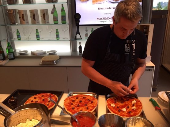 Massimo Gatti ieri durante il cooking show a Ident