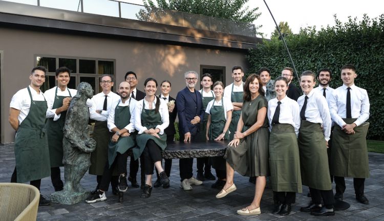 La brigada, di sala e di cucina, del Gatto Verde a Modena. Foto Lido Vannucchi
