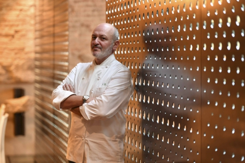 Lo chef Alessandro Breda all'interno del suo ristorante Gellius
