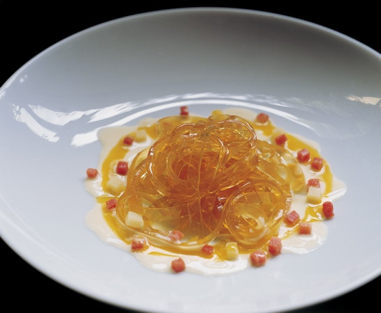 Consommé tagliatelli a la carbonara, dish number 567 in the elBulli catalogue: Oldani recalls it from back in 1999
