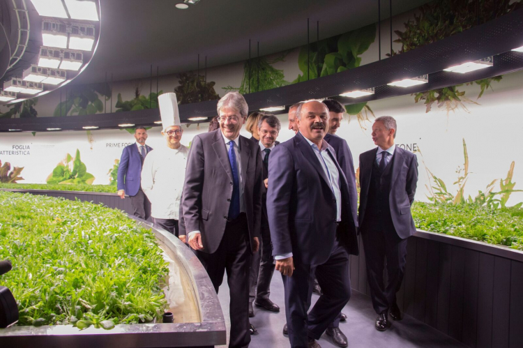 Prime Minister Paolo Gentiloni with Oscar Farinetti on the opening day
