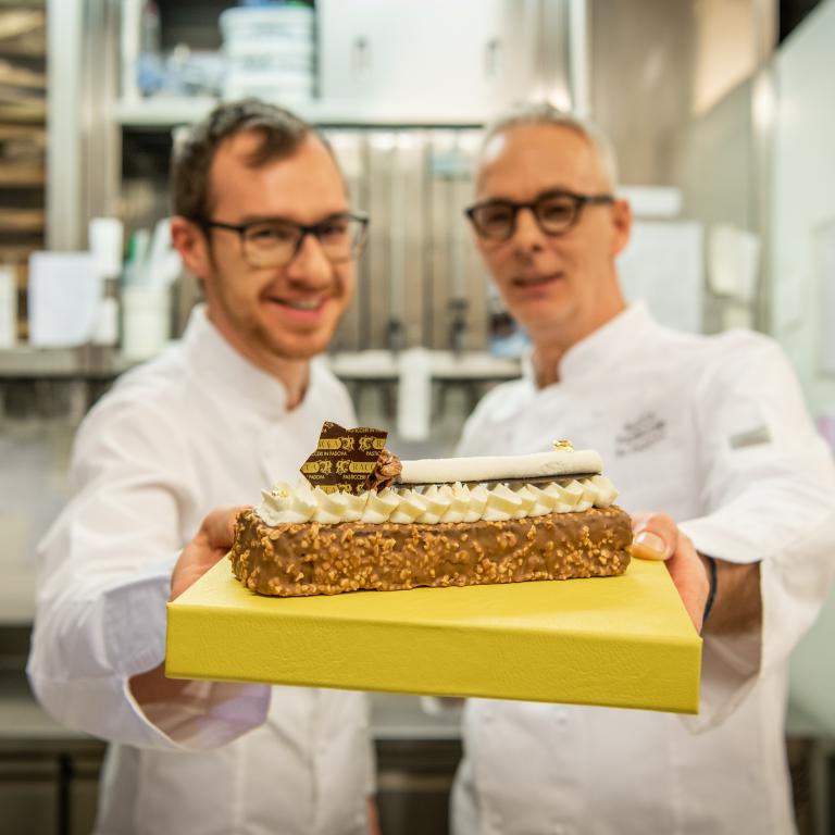 Andrea Marchetti e Gianni Zaghetto con la torta L