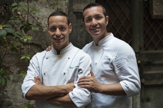 Gino Sorbillo, a destra, col fratello Antonio