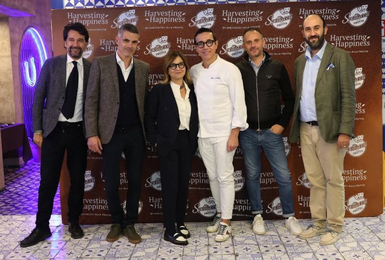 Foto di gruppo al termine dell'incontro