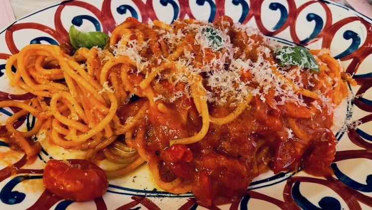 Gloria Milano: Spaghetto al pomodoro siciliano
