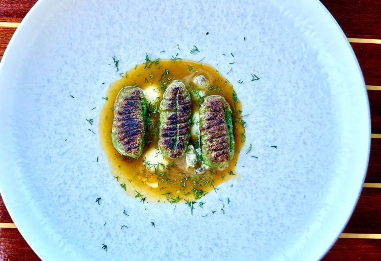 Gnocchi alle erbe arrostiti, go, aglio e vongole
