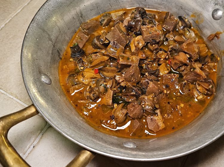 Guazzetto di cozze, municedde e polmoni, gran piat