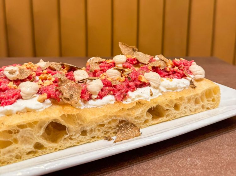 La Croccante di Gusto Madre: reinterpretazione della tradizionale focaccia romana con impasto di farina Enkir dell'Alta Langa ad alta idratazione