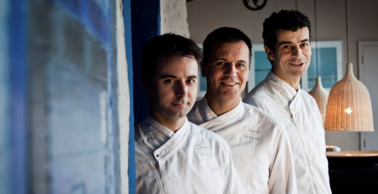 I tre chef fotografati nell'altro loro ristorante: Compartir, a Cadaquès
