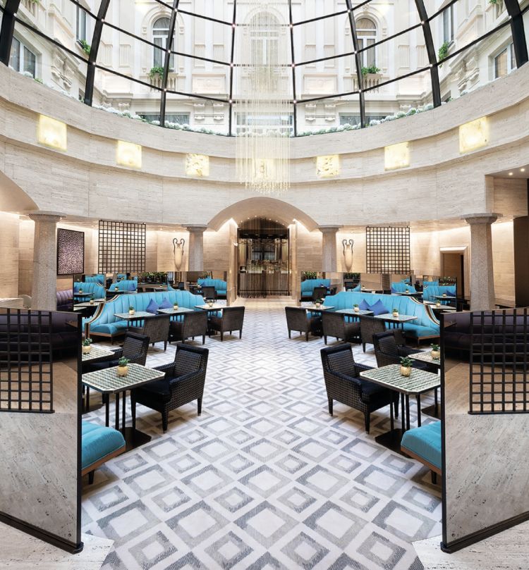 La "mitica" cupola del Park Hyatt di Milano diventa cornice del tea time di Natale