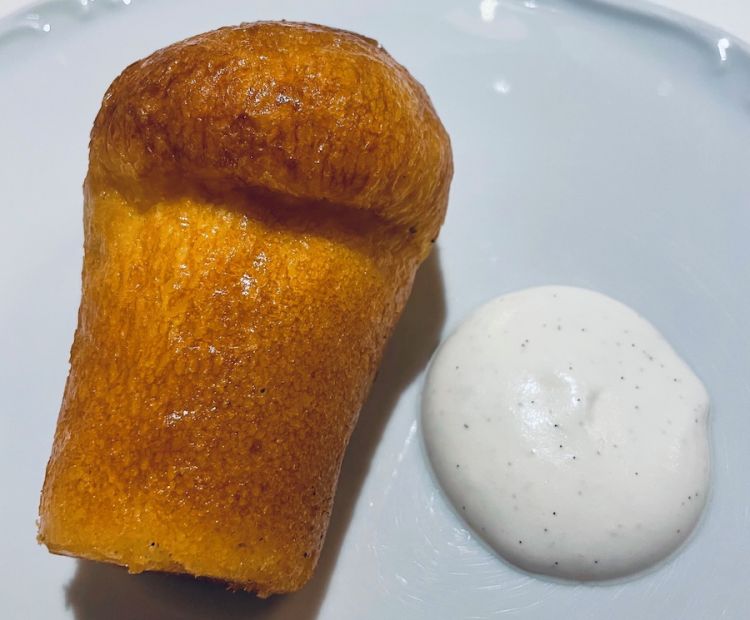 Babà a tre lievitazioni, il capolavoro di Agostino Iacobucci