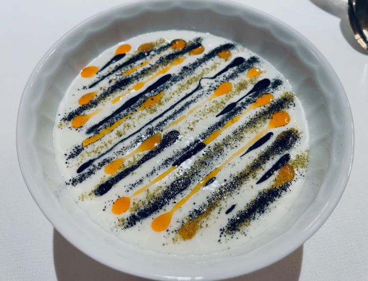 Seppia in spuma d’aglio, olio all’nduja e lime
