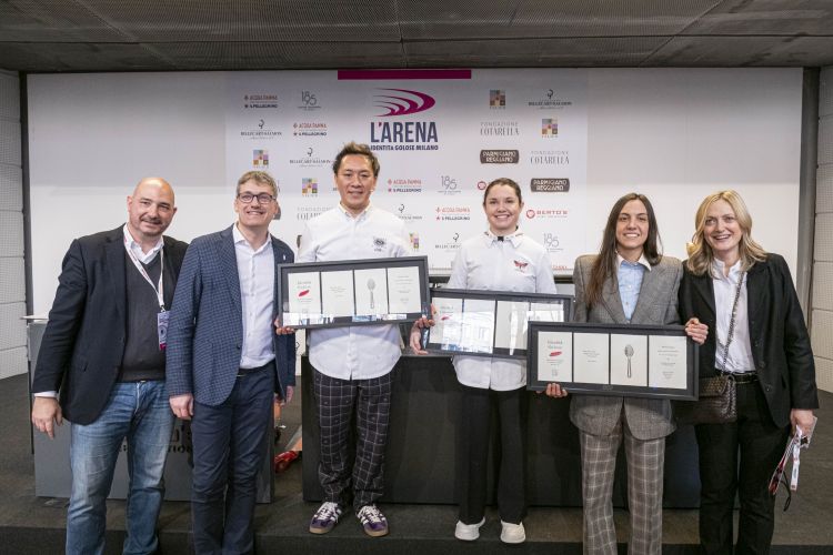 Foto di gruppo a fine incontro: Luca Torretta, Andrea Maschio, Takahiko Kondo, Karime Lopez, Martina Bonci e Anna Maschio
